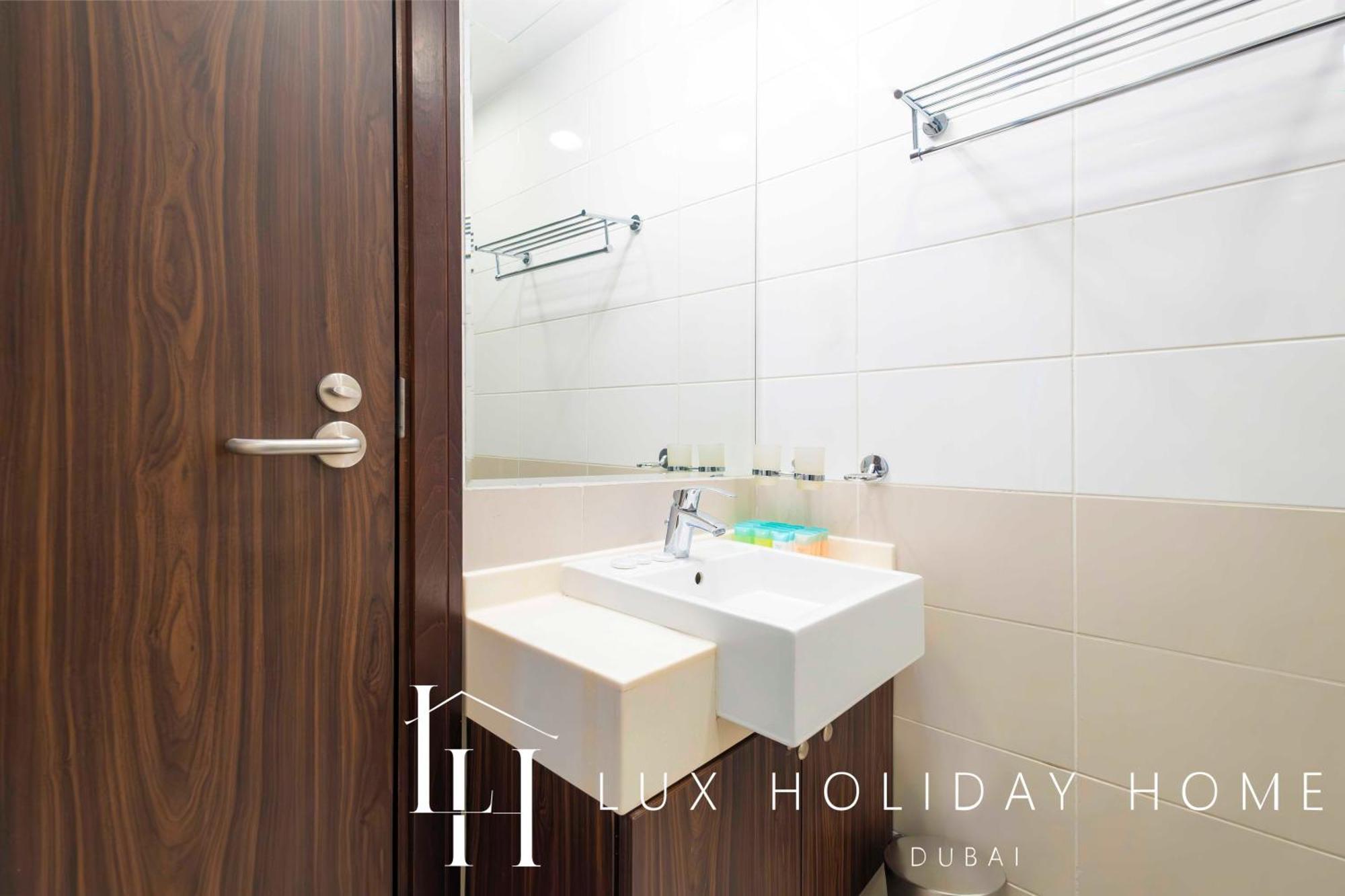 Lux - Opulent Island Suite 3 Dubai Exterior photo